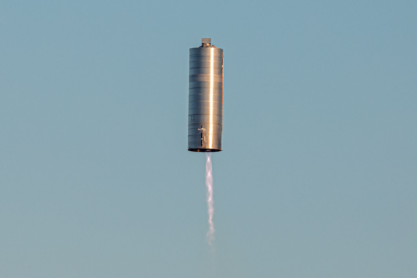 20200906.SpaceX-hops-a-full-scale-Starship-prototype-for-the-second-time-04.jpg